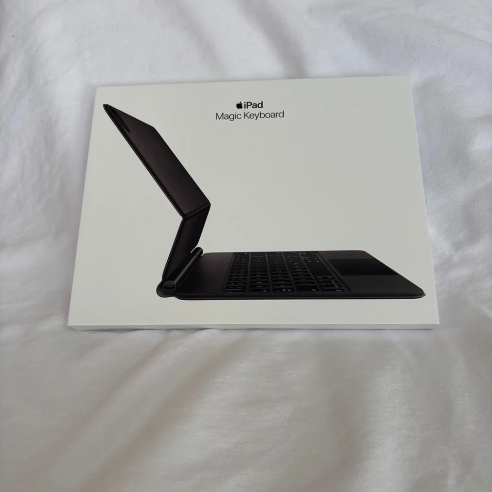 Apple Magic Keyboard Just the Box